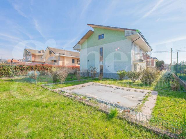 Villa bifamiliare in vendita a Sangano