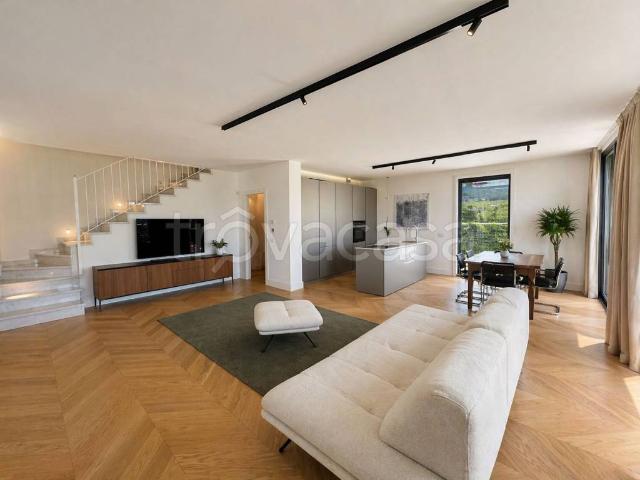 Villa bifamiliare in vendita a Santo Stefano di Magra via Giosuè Carducci, 4