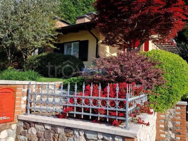 Villa bifamiliare in vendita a Santorso via Pozzetto
