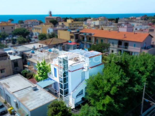 Quadrilocale in vendita a Santa Marinella via Ladislao Odescalchi