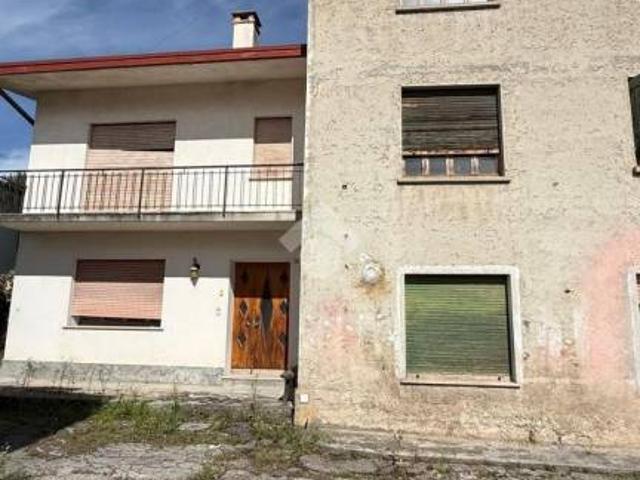 Villa bifamiliare in vendita a Sarone, Caneva