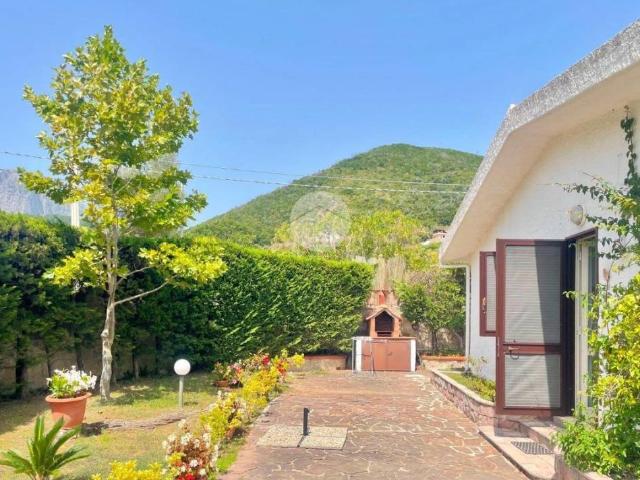 Villa bifamiliare in vendita a Scario, San Giovanni a Piro