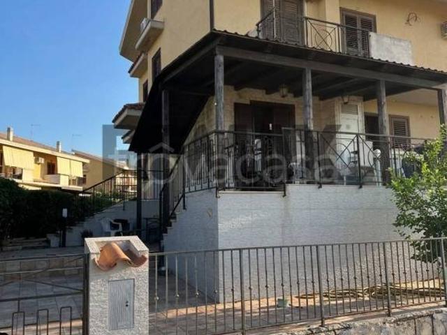 Villa bifamiliare in vendita a Siracusa via natale bonajuto, 4, Pizzuta