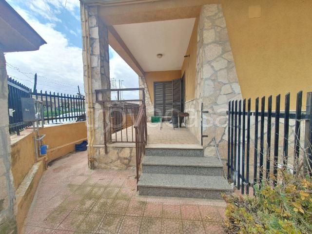 Villa bifamiliare in vendita a Statte via m. Falgheri, 21