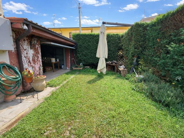 Villa Bifamiliare in vendita a Poggio Rusco