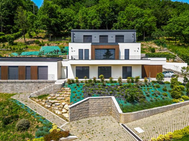Villa bifamiliare in vendita a Ponteranica