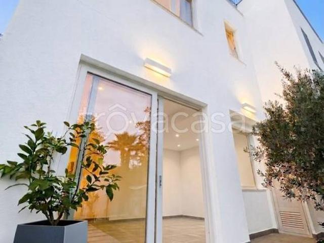 Villa bifamiliare in vendita a Palermo viale del Ciclope, Mondello Valdesi