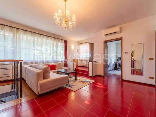 Villa bifamiliare in vendita a Parma strada Martinella, 106, Vigatto