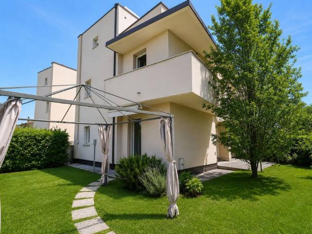 Villa bifamiliare in vendita a Parma strada Vigheffio, 26, Molinetto Spezia