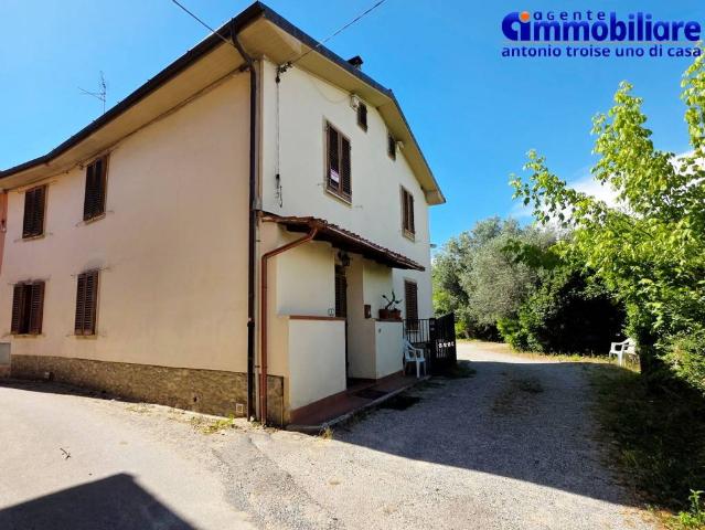 Villa bifamiliare in vendita a Pistoia via di San Pantaleo, sn, Barile Spazzavento
