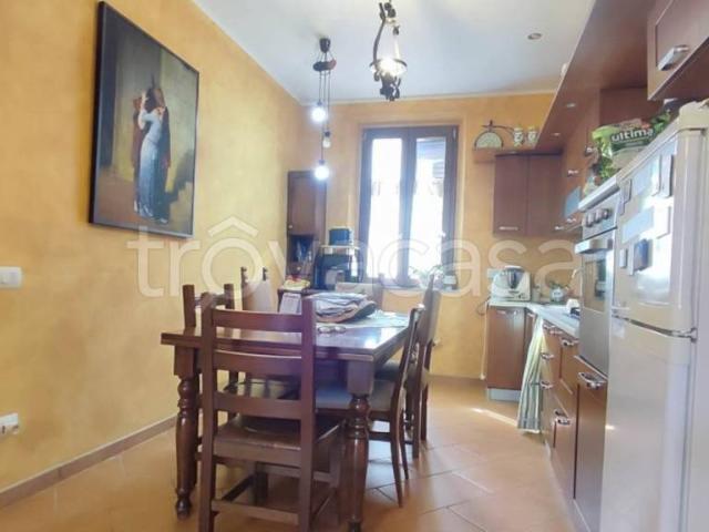 Villa bifamiliare in vendita a Prato, Sacrocuore