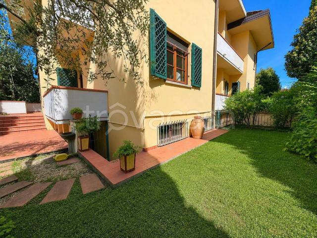 Villa bifamiliare in vendita a Prato via del Palco, Castellina