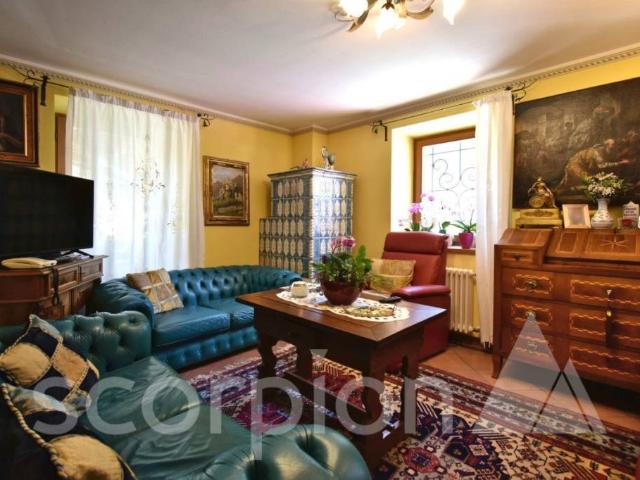 Villa bifamiliare in vendita a Predazzo via Venezia