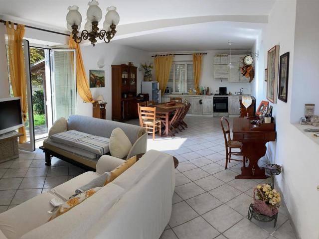 Villa bifamiliare in vendita a Rocca Priora
