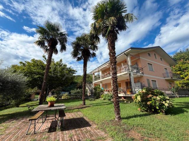Villa bifamiliare in vendita a Roletto via Fiorina