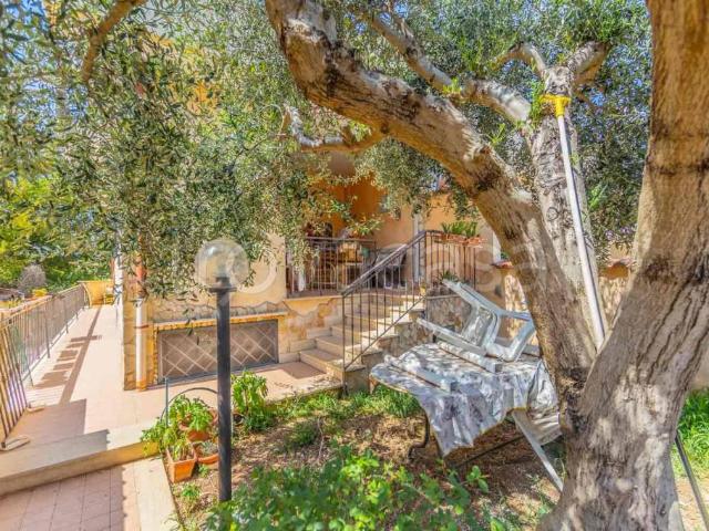 Villa bifamiliare in vendita a Roma via Castel di Lama, Corcolle