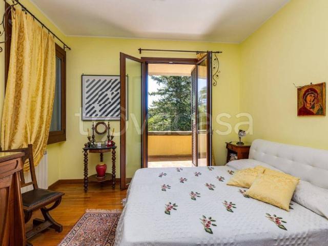 Villa bifamiliare in vendita a Roma via del Monte di Casa, 21, Settebagni