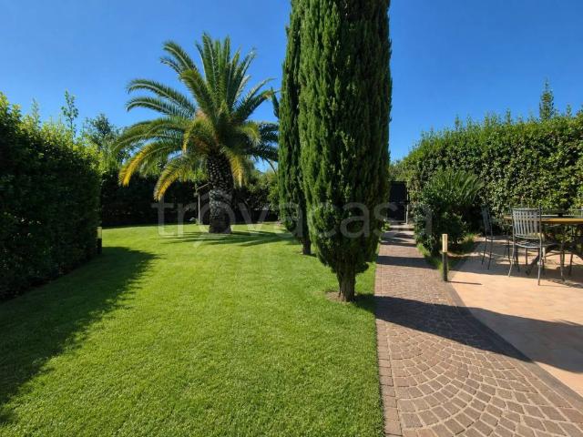 Villa bifamiliare in vendita a Roma via di Casal Boccone, Talenti Monte Sacro