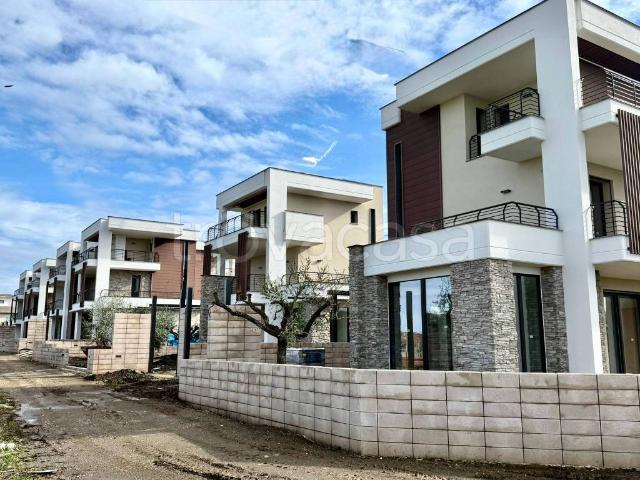 Villa bifamiliare in vendita a Roma via di Vermicino, Borghesiana