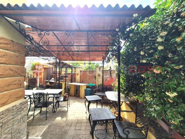 Villa bifamiliare in vendita a Roma via Fra' Mauro, Pigneto