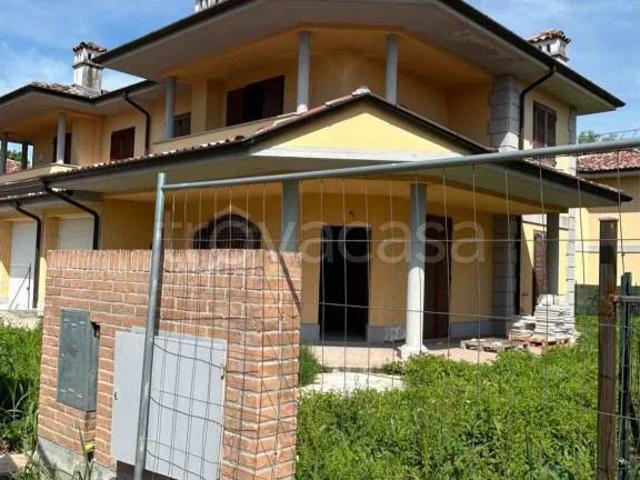 Villa bifamiliare in vendita a Roncaro via Giuseppe Moretti