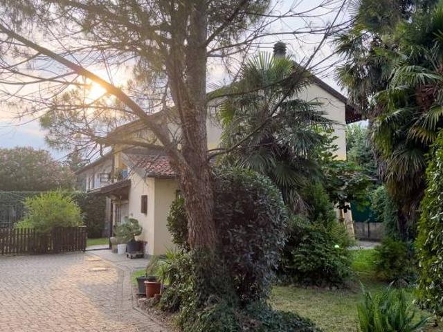Villa bifamiliare in vendita a Rosta via Bastone
