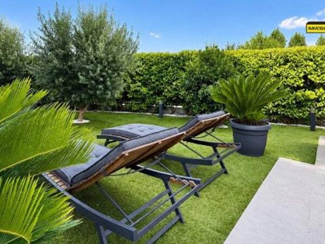 Villa bifamiliare in vendita a Reggio nell'Emilia