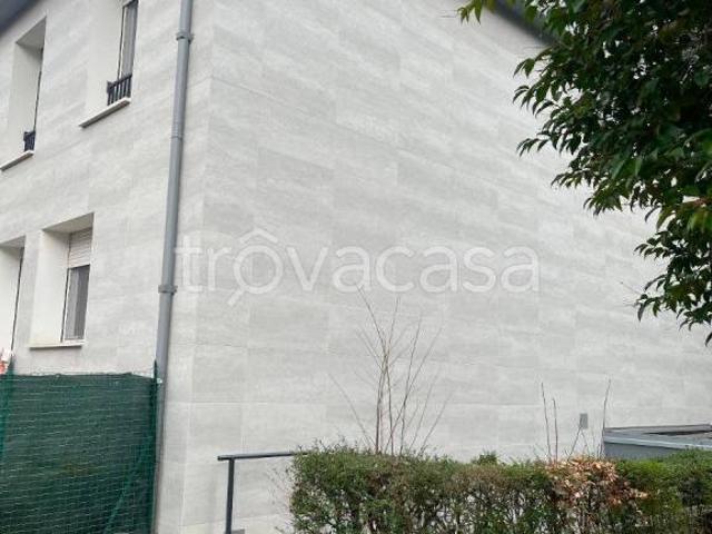 Villa bifamiliare in vendita a Reggio nell'Emilia via Martiri della Bettola, Coviolo Roncina