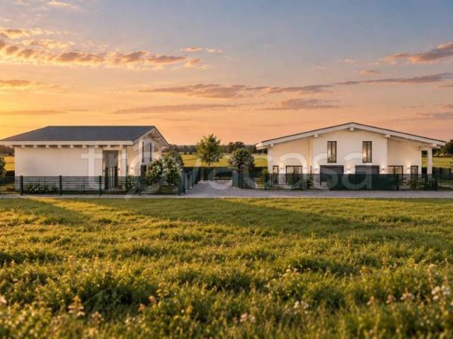 Villa bifamiliare in vendita a Reggio nell'Emilia via Camillo Affarosi, 8, Roncocesi Villaggio Crostolo