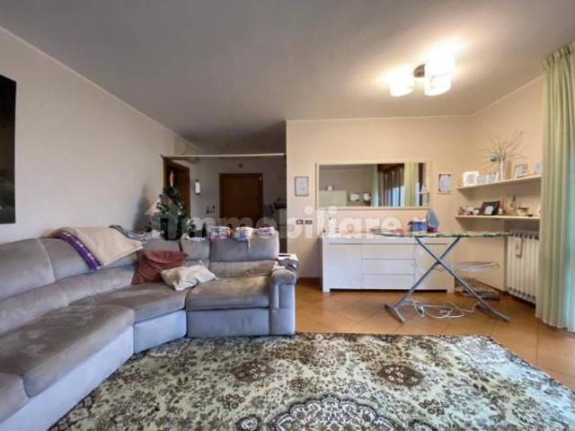 Villa bifamiliare in vendita a Reggio nell'Emilia