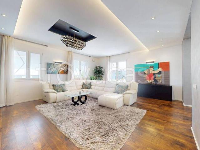 Villa bifamiliare in vendita a Riccione viale Arrigo Boito, 28, Alba Mare