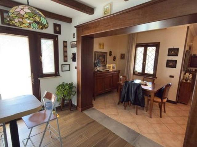 Villa bifamiliare in vendita a Rignano Flaminio