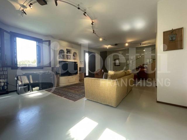 Villa bifamiliare in vendita a Rubano