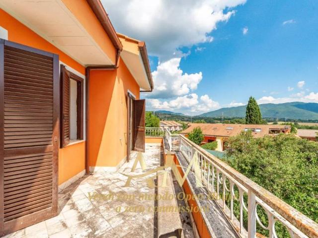 Villa bifamiliare in vendita a Tivoli