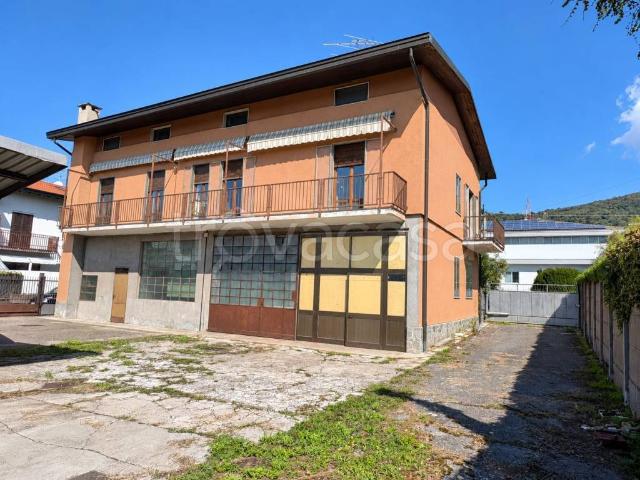 Villa bifamiliare in vendita a Trevisago, Cocquio Trevisago