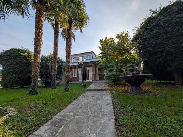 Villa bifamiliare in vendita a Uboldo via Giacomo Puccini, 12