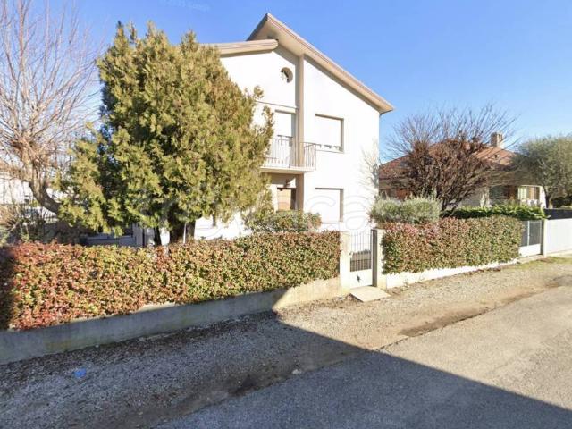 Villa bifamiliare in vendita a Udine via Alessandro Volta, 7, Palamostre