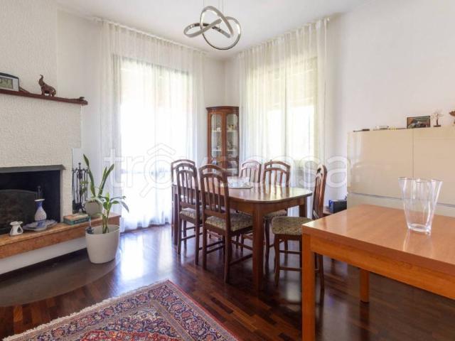 Villa bifamiliare in vendita a Usmate Velate via San Luigi, 18
