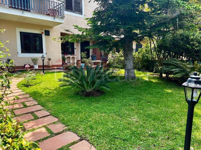 Villa bifamiliare in vendita a Valverde via seminara, 9
