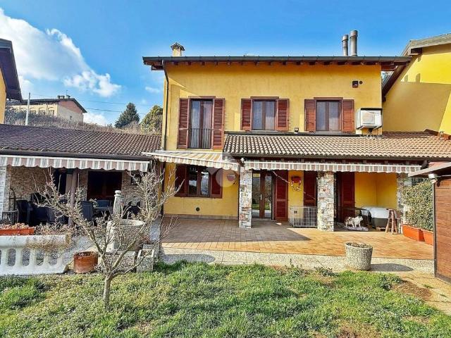 Villa bifamiliare in vendita a Varano Borghi via Brabbia, 2