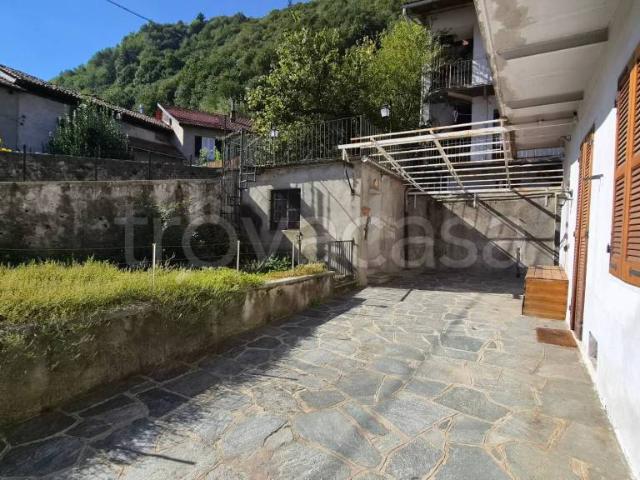 Villa bifamiliare in vendita a Varallo