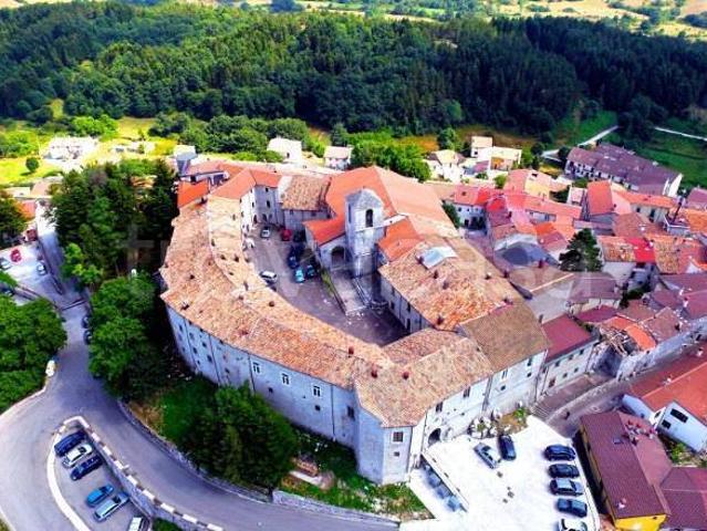 Villa bifamiliare in vendita a Vastogirardi