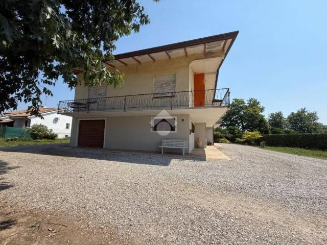 Villa bifamiliare in vendita a Vedelago viale Trieste, 57, Fossalunga