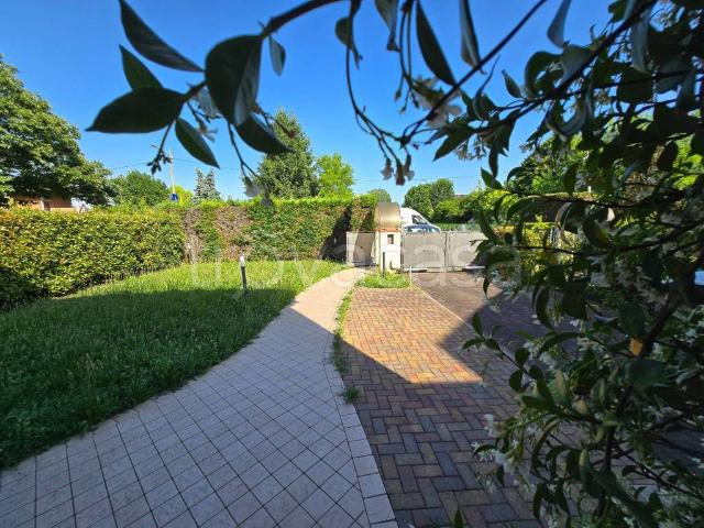 Villa bifamiliare in vendita a Venezia, Asseggiano