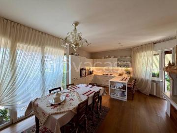 Villa bifamiliare in vendita a Verona via Porto San Michele, 16, San Pancrazio