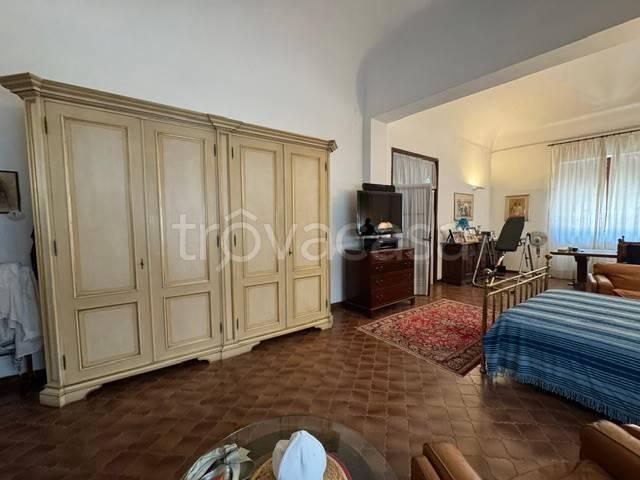 Villa bifamiliare in vendita a Viareggio via Giuseppe Zanardelli