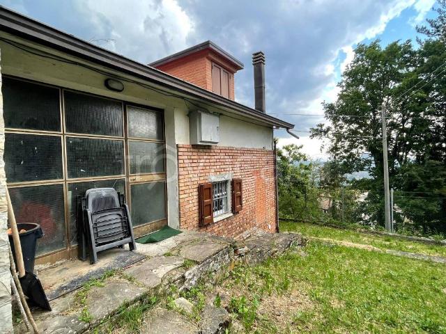 Villa bifamiliare in vendita a Villa Minozzo, Costabona