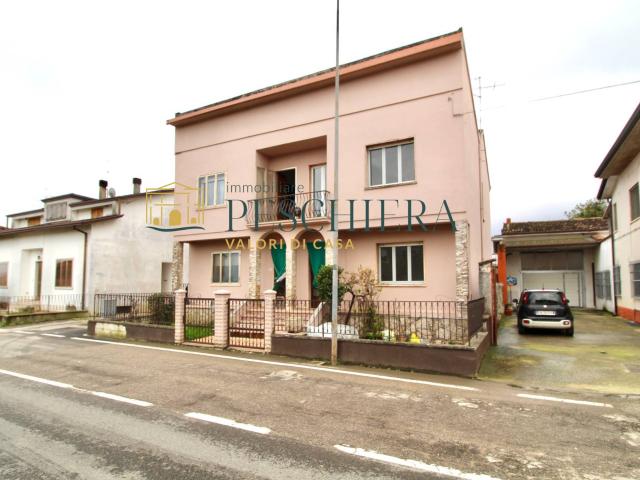 Villa bifamiliare in vendita a Villafranca di Verona, Quaderni
