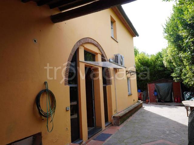Villa bifamiliare in vendita a Vinci via di Sant'Ansano