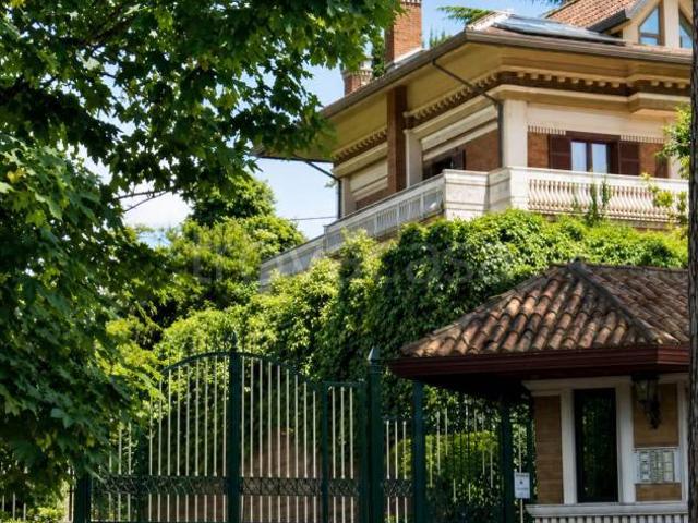 Villa bifamiliare in vendita ad Avellino